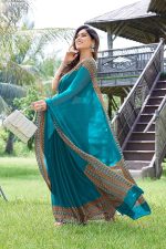 Women’s Stylish Chiffon Contrast Border-Pallu Printed Saree with Blouse Piece - Image 2